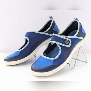 Lands' End Blue & White Water Beach Shoes with Velcro Strap, Rubber Sole Size 8D